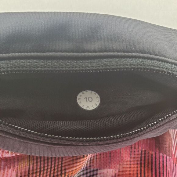 Lululemon Speed Up Short 2.5" Size 10 - Picture 8 of 9